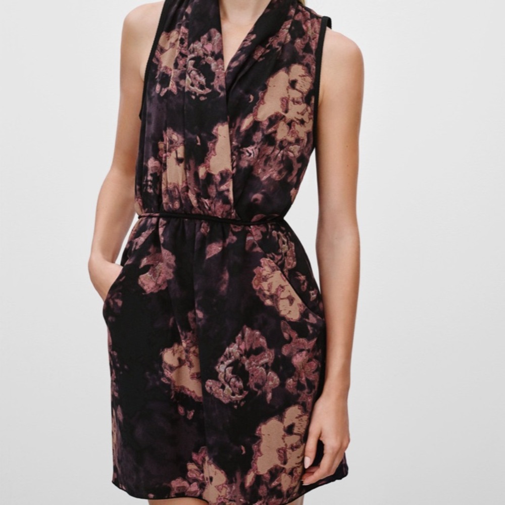 Aritzia Sabine Dress M Black Print